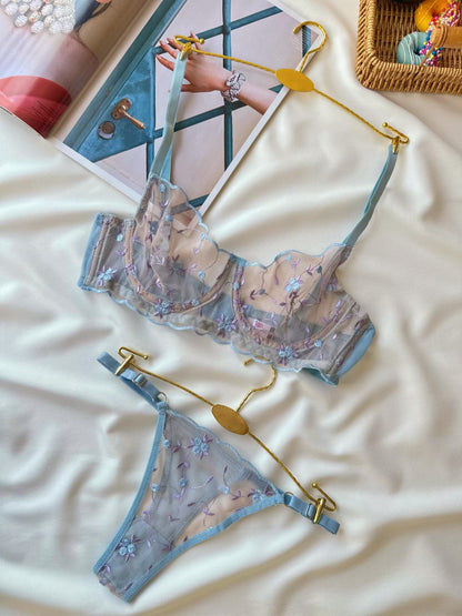 Açık Mavi Çiçekli  Dantelli Balenli Balkonet Sütyen Takımı