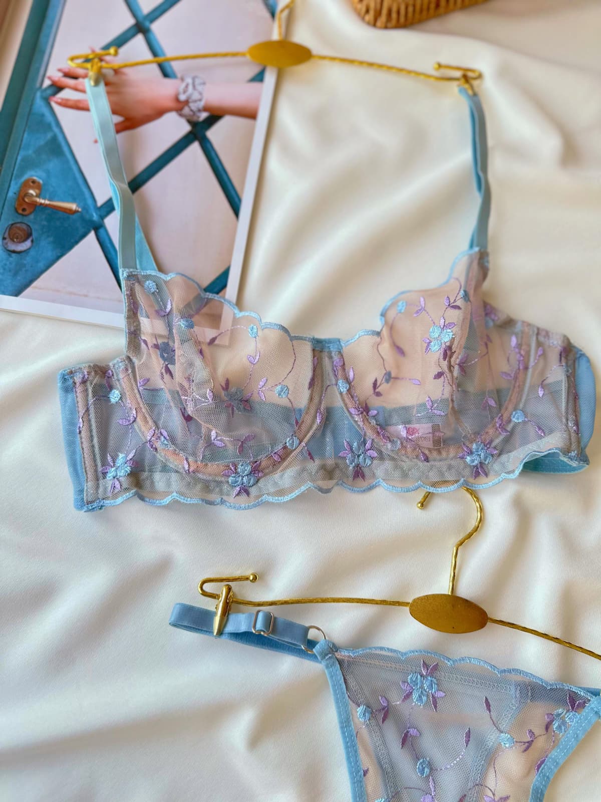 Açık Mavi Çiçekli  Dantelli Balenli Balkonet Sütyen Takımı