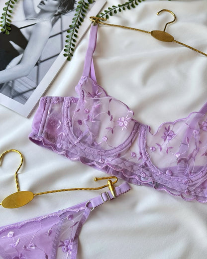 Eflatun Çiçek Dantelli Balenli Balkonet Sütyen Takımı
