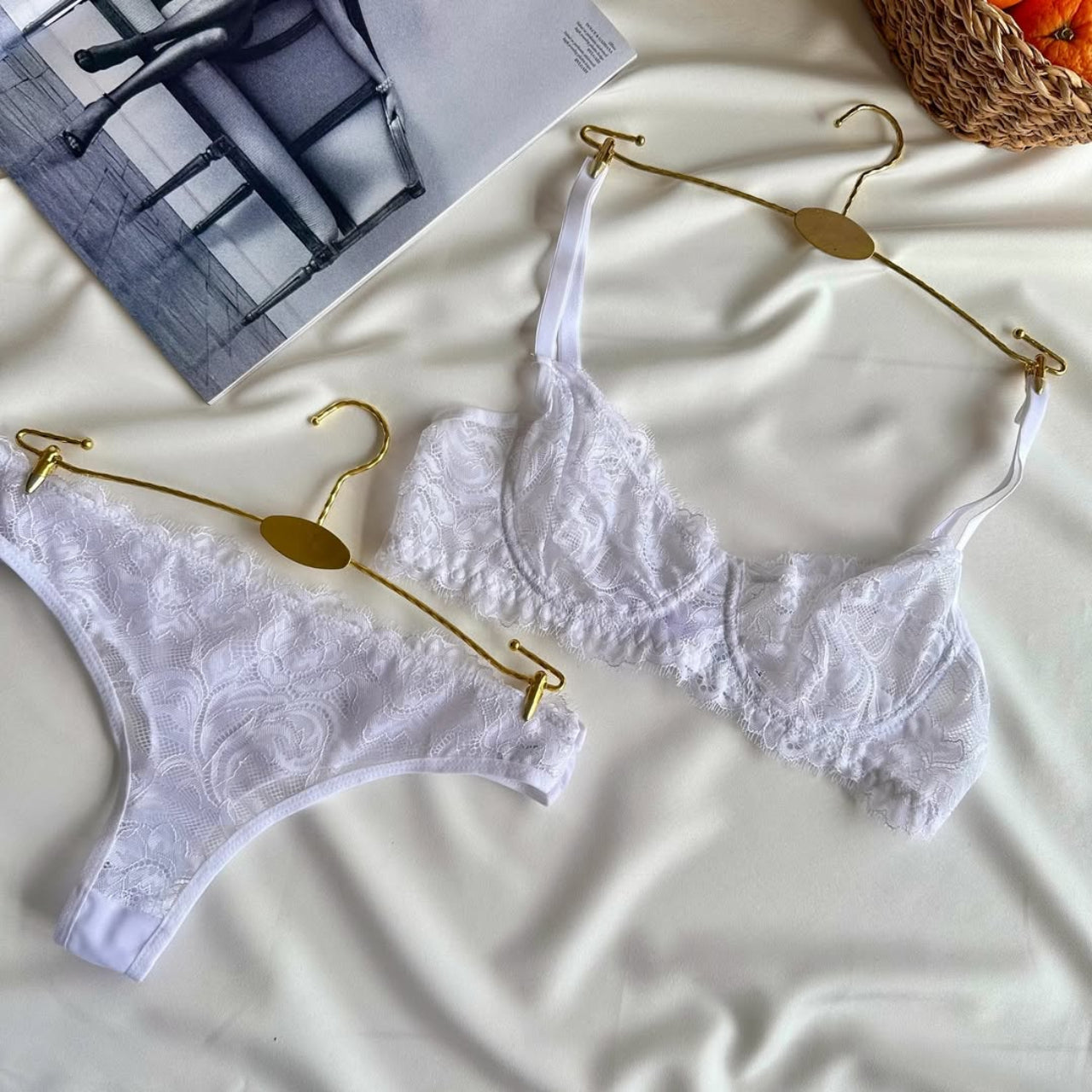 Beyaz Dantelli Balenli Balkonet Sütyen Takımı