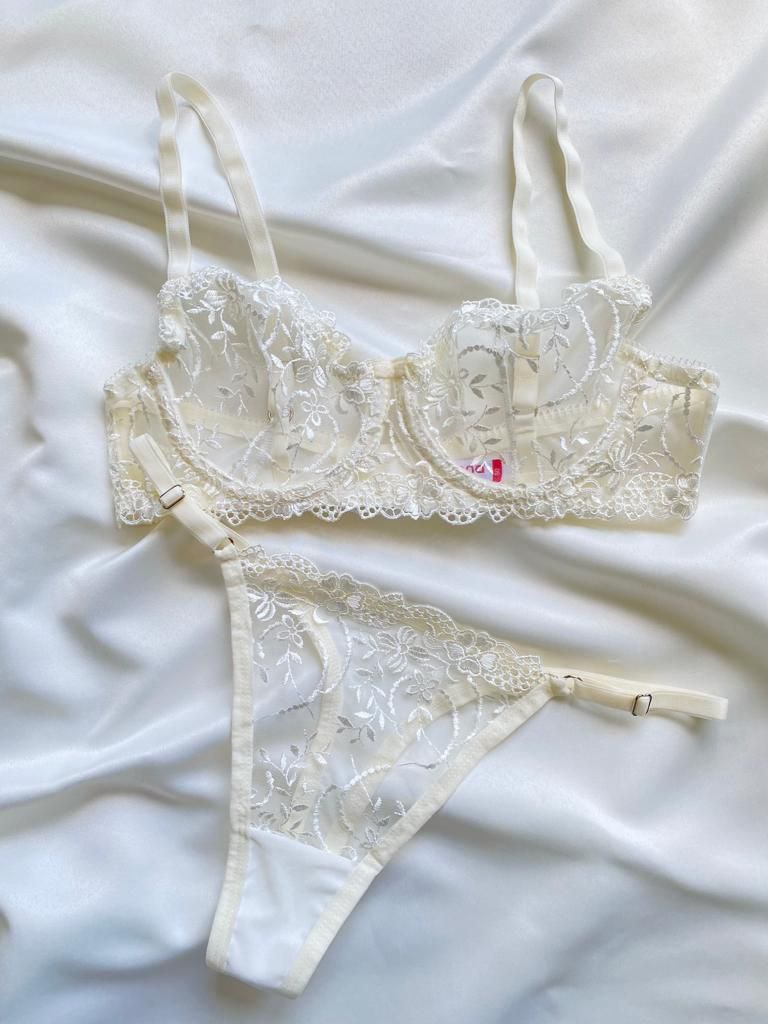 Beyaz Çiçekli Dantelli Balenli Balkonet Sütyen Takımı M2