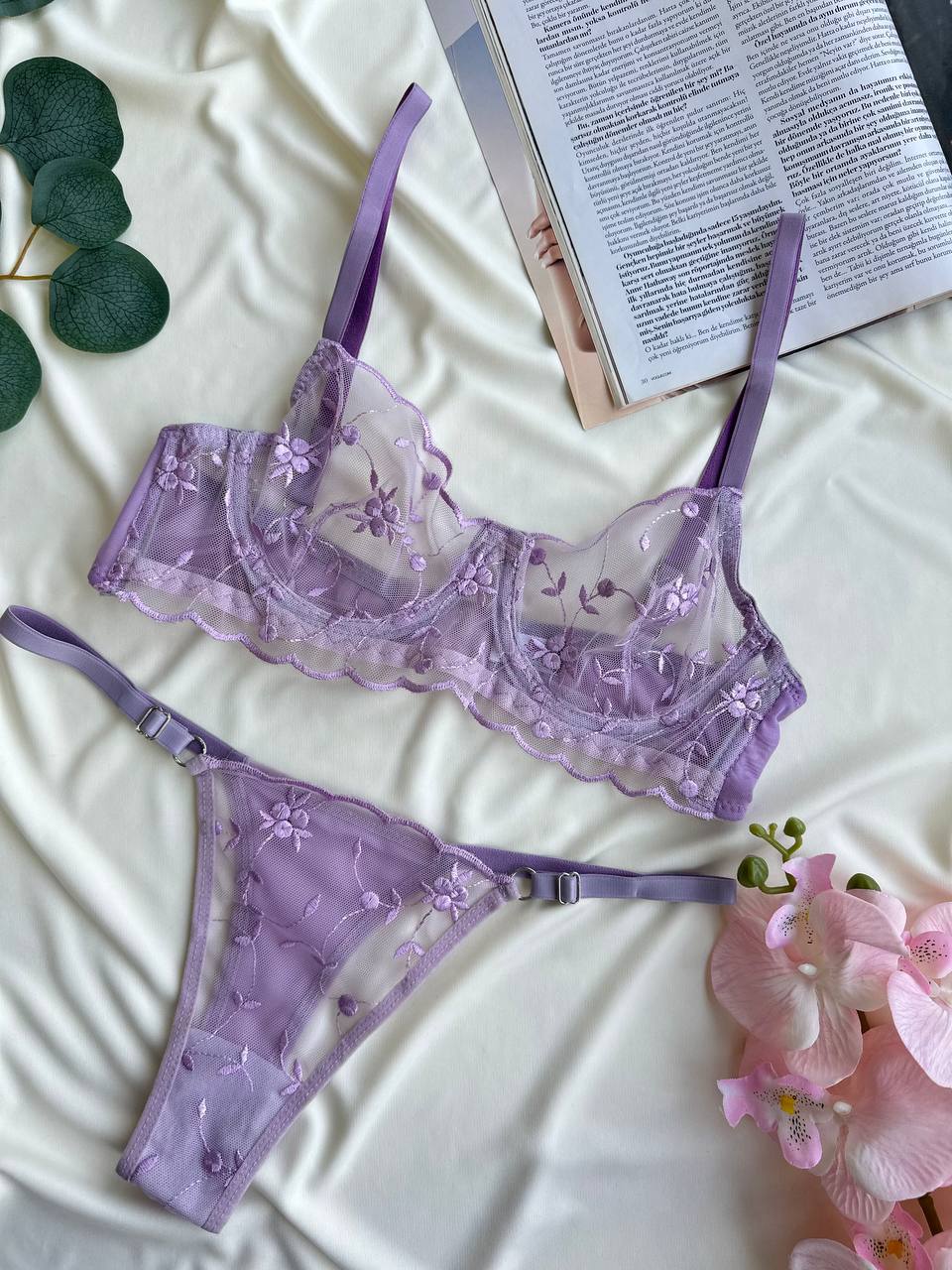 Eflatun Çiçek Dantelli Balenli Balkonet Sütyen Takımı