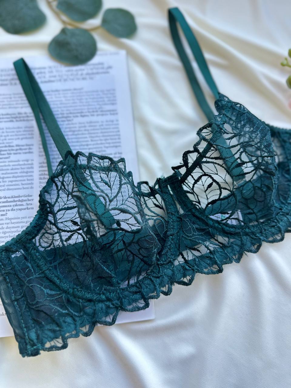 Yeşil Yaprak Dantelli Balenli Balkonet Sütyen Takımı