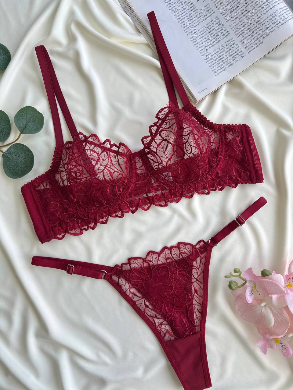 Bordo Yaprak Dantelli Balenli Balkonet Sütyen Takımı