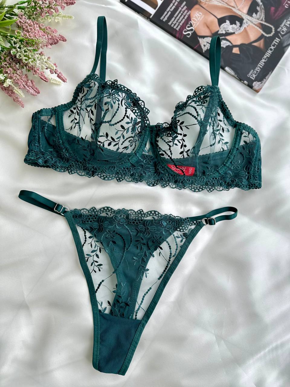 Zümrüt Yeşili Çiçekli Dantelli Balenli Balkonet Sütyen Takımı