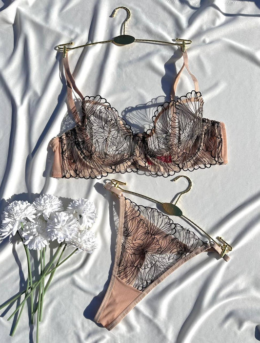 Siyah Krem Dantelli Balenli Balkonet Sütyen Takımı