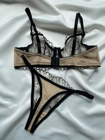 Siyah Dantelli Balenli Balkonet Sütyen Takımı